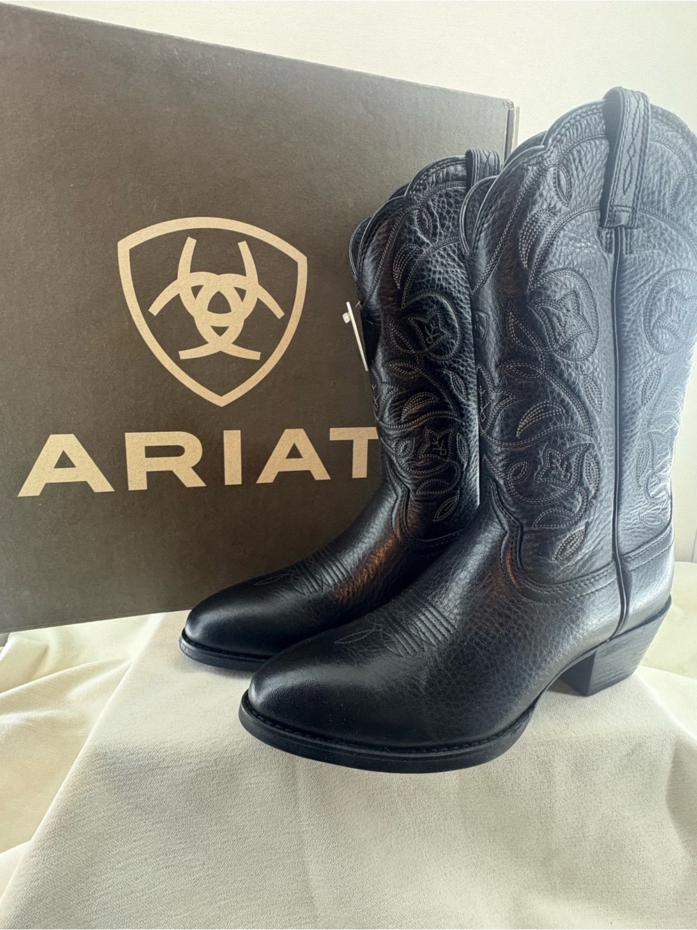 Ariat heritage Black Embroidered Leather Western Boots women 6.5M